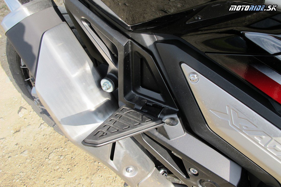 Prvá jazda na nezvyčajnom hybride Honda X-ADV