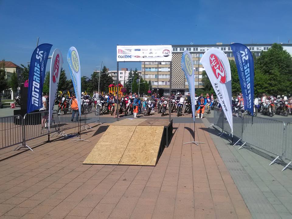 Štart na námestí v Lučenci - Contec XL rally 2017