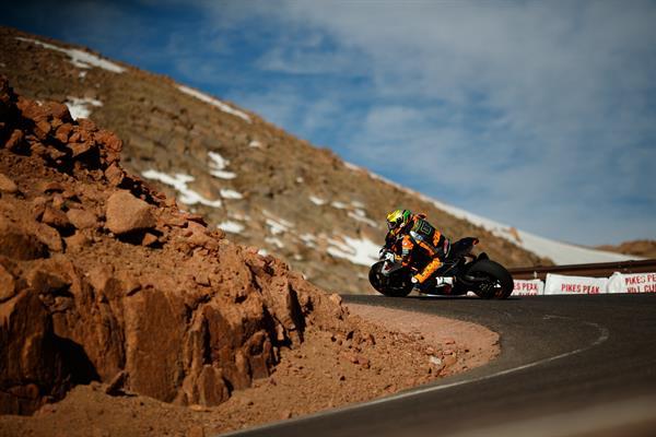 KTM Super Duke R zlomila časový rekord na Pikes Peak
