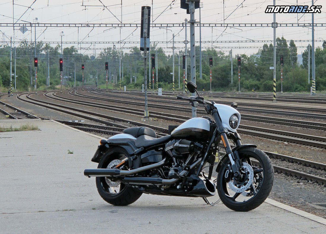 Harley-Davidson Breakout CVO