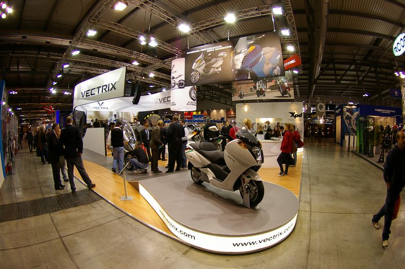 Miláno 2007 - Vectrix - elektro skútre