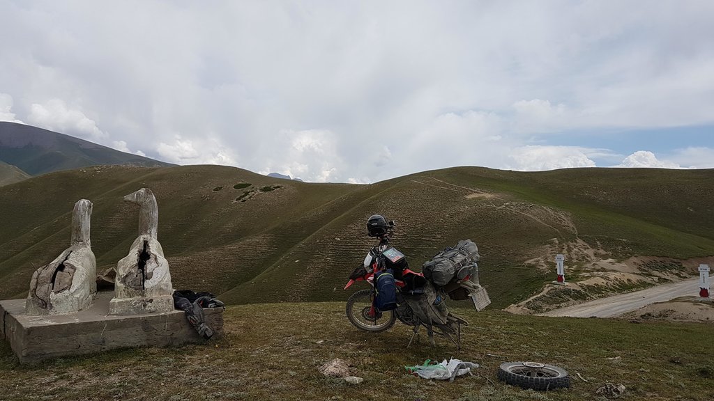 Priesmyk Kara Koo, Kirgizsko - Bod záujmu