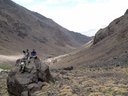 Sedíme na kameni v 3.000m - Djebel Toubkal