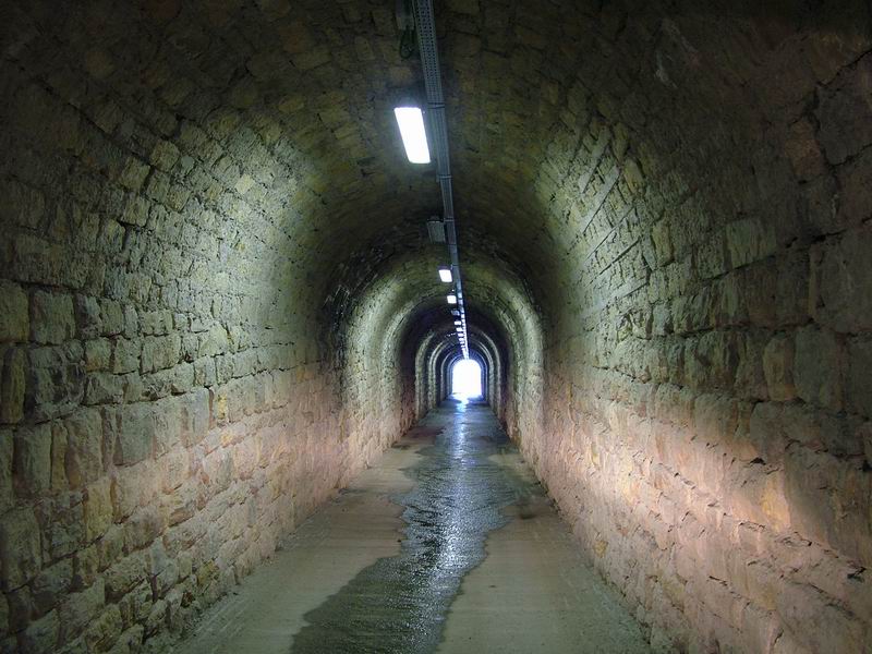 Osvetlenie v tuneloch pod Monte Zoncolanom ubralo na ich dobrodružnosti