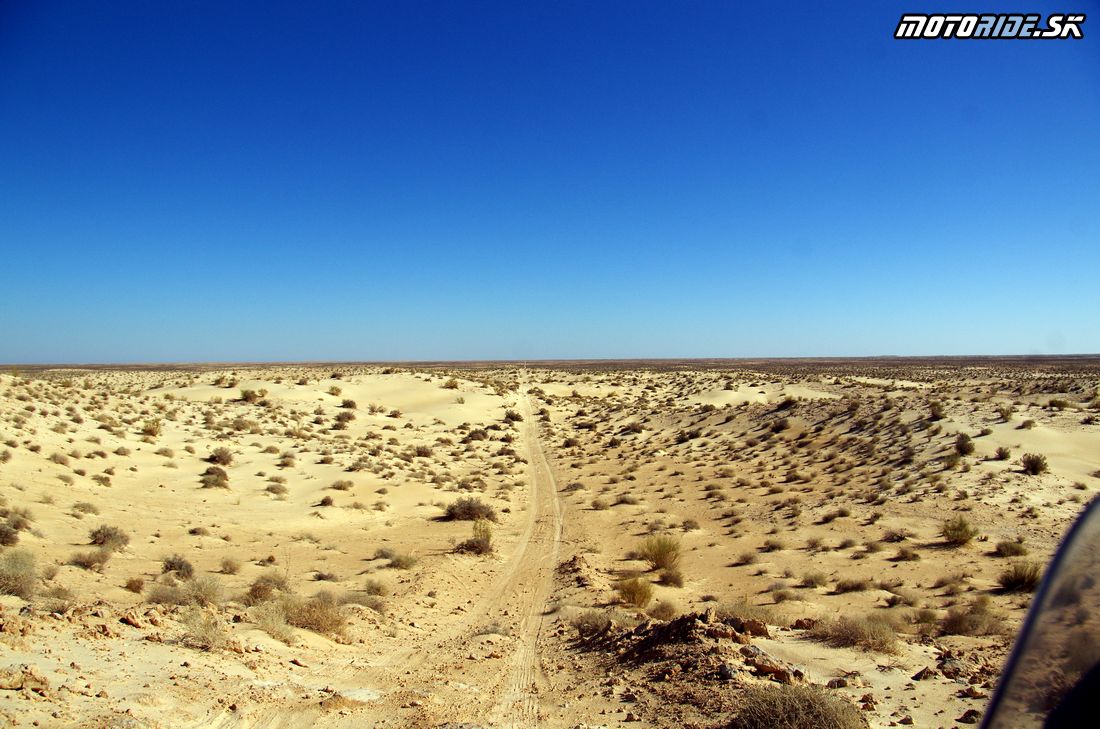 Chott el Djerid - soľné jazero - Na Afrikách do Afriky - Tunisko