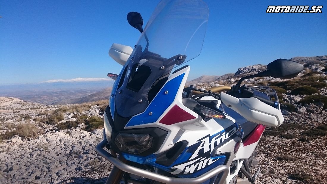 V pozadí pohorie Sierra nevada - V Španielsku testujeme novú Hondu Africa Twin Adventure Sports a X-ADV