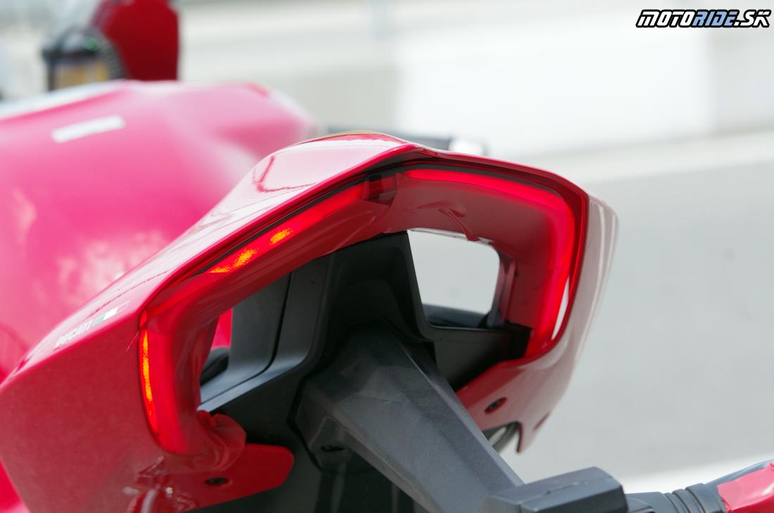 Prvý test Ducati Panigale V4 S 2018 - nová superbike kráľovná na Slovakia ringu
