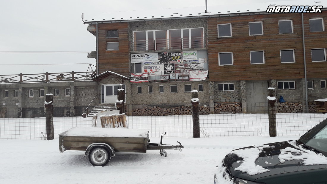 Čerstvé foto z areálu v Brezne - Pozvánka: 5-te Stretko ľadových medveďov 2019, Brezno - motorky, zima, sneh, preteky, pioniere a skvelá zábava