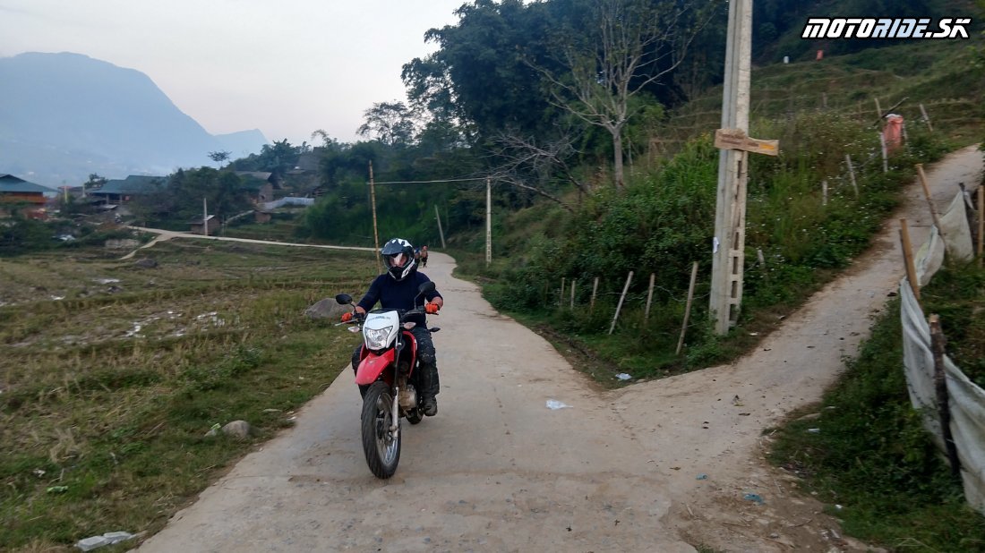 Ta Van - dedina Hmongov - Brána do neba, schody do prázdna, Sapa a výlet medzi Hmongov v Ta Van - Naživo: Vietnam moto trip 2019