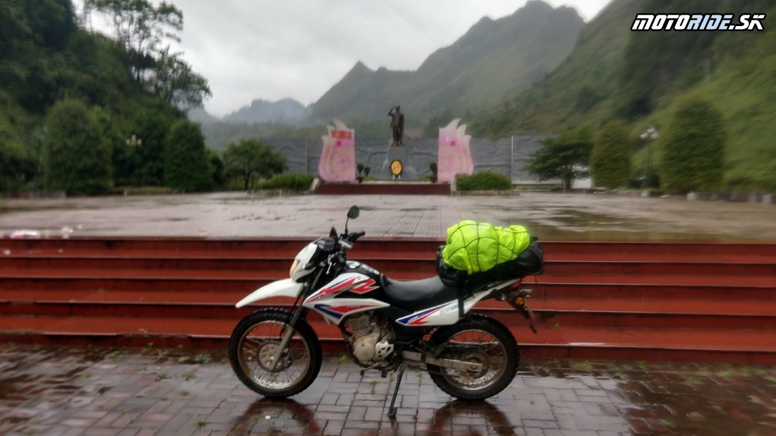 Upršaný deň a jazda cez bambusový les do Cao Bang - Naživo: Vietnam moto trip 2019