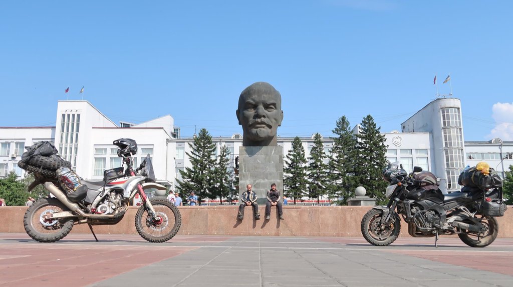 V Ulan Ude pod Leninom