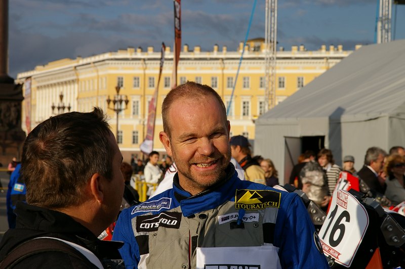 TransOrientale 2008 - Petrohrad Simon Pavey (GB) poznáš z filmu Race To Dakar