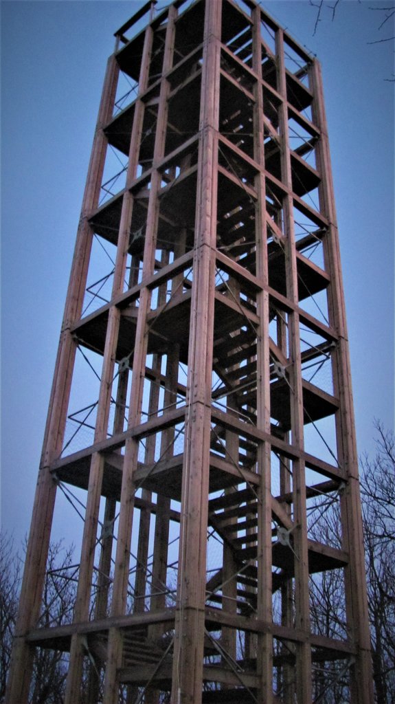 pevná drevená konštrukcia
