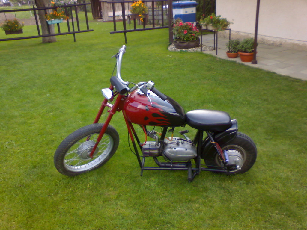 Midi moto motor 05, rám svojpomocný, predné koleso 05, nádrž kývačka