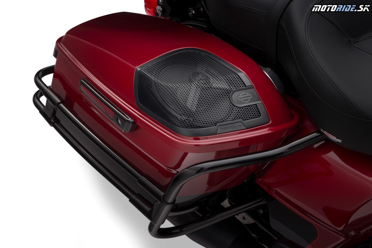 Harley-Davidson® Audio powered by Rockford Fosgate
