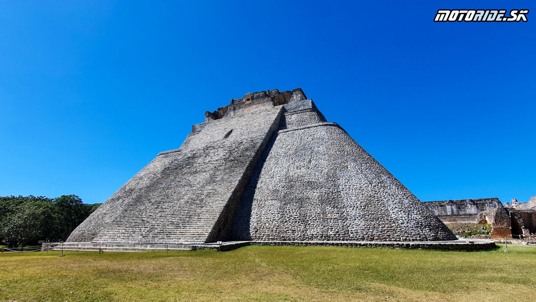 Pyramídy v Uxmal a pokazená motorka - Naživo: Mexiko 2020-2021