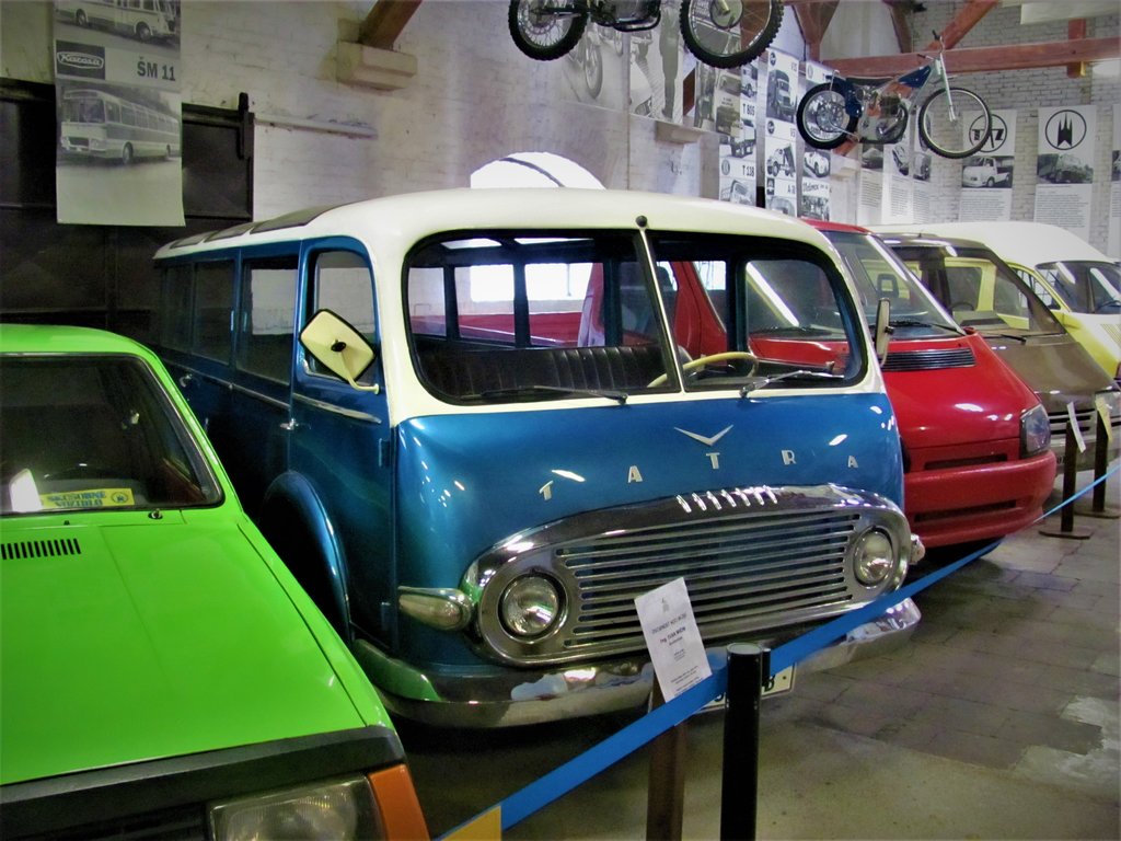 prototypy dodávok z Bratislavských Automobilových Závodov (BAZ), dnes Volkswagen Bratislava
