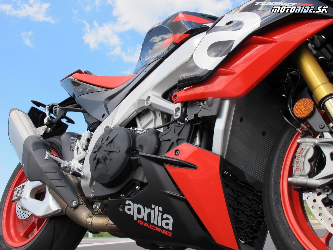 Aprilia Tuono V4 Factory (2021)