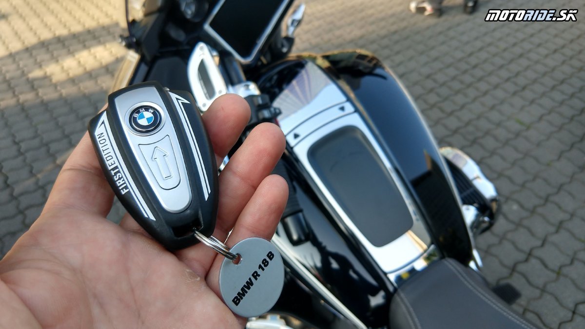 Zoznamujeme sa s R 18 B - Vo Frankfurte testujeme BMW R18 B a R18 Transcontinental