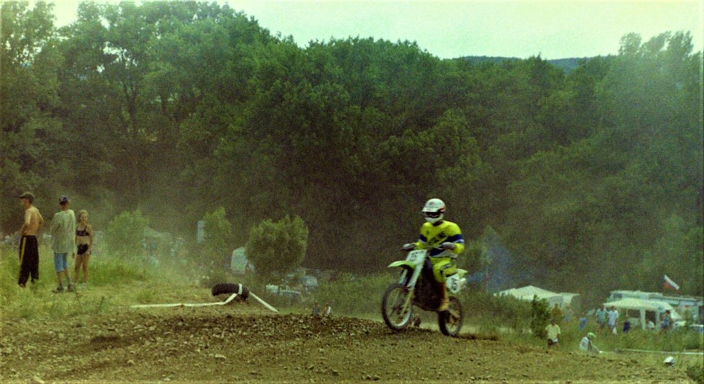 exot z Vinosad Eckert Franz neohroziteľne posledný na detskom motocykli