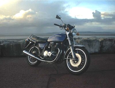 Velmi oblúbené boli aj menšie motocykle, ktorých motor koncepčne vychádzal zo <B>Z1</B> ako napríklad táto <B>Kawasaki Z 650</B>...
