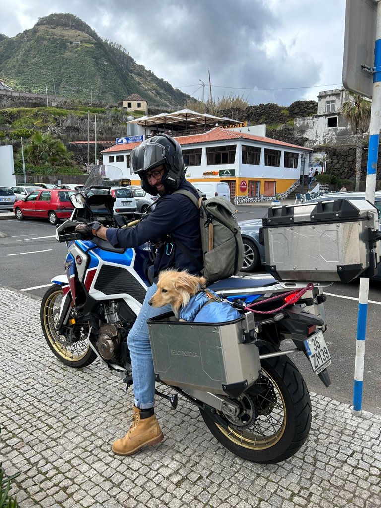 Porto Moniz, miestny motorkár.