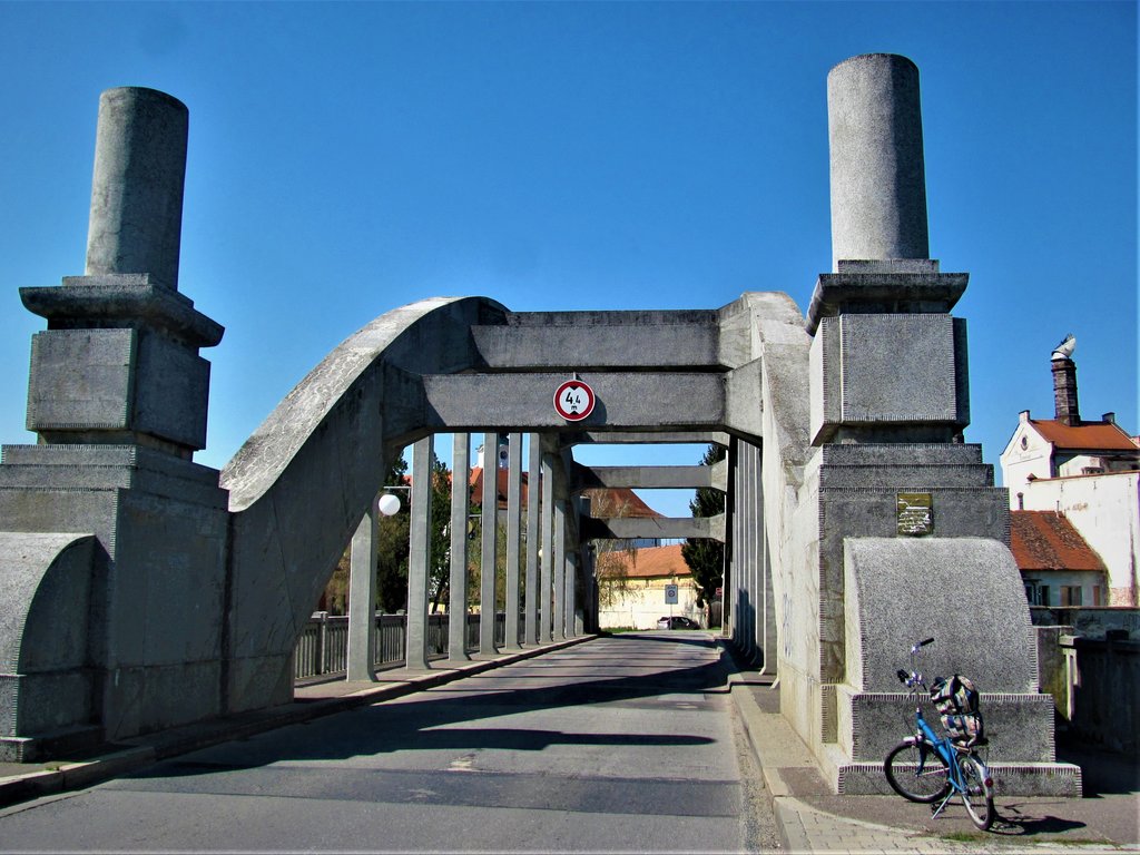 most Uherský Ostroh