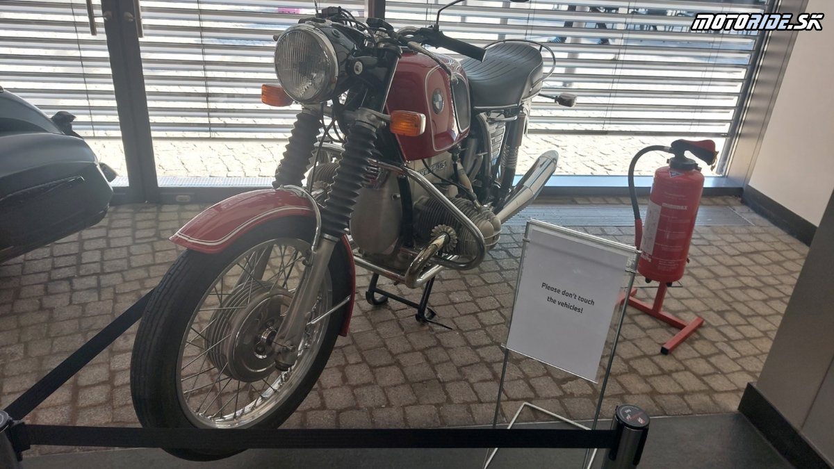 Továreň BMW Motorrad v Berlíne - Cestujeme na BMW Motorrad Days 2023