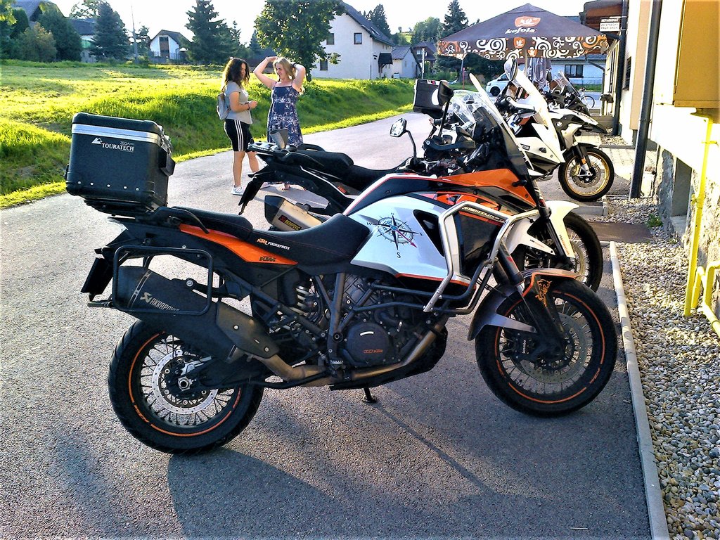 zmiešaná výprava z Maďarska KTM III