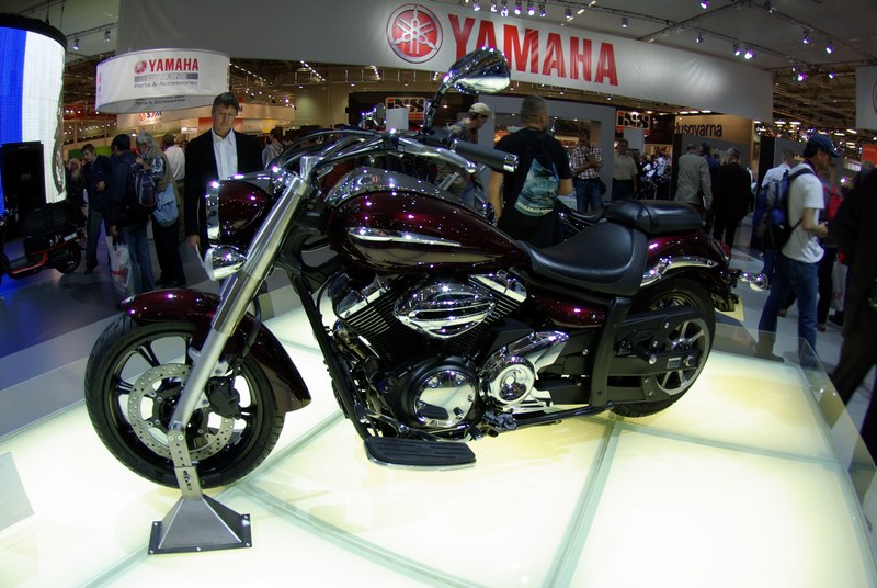 Yamaha XVS1300A Midnight Star 3