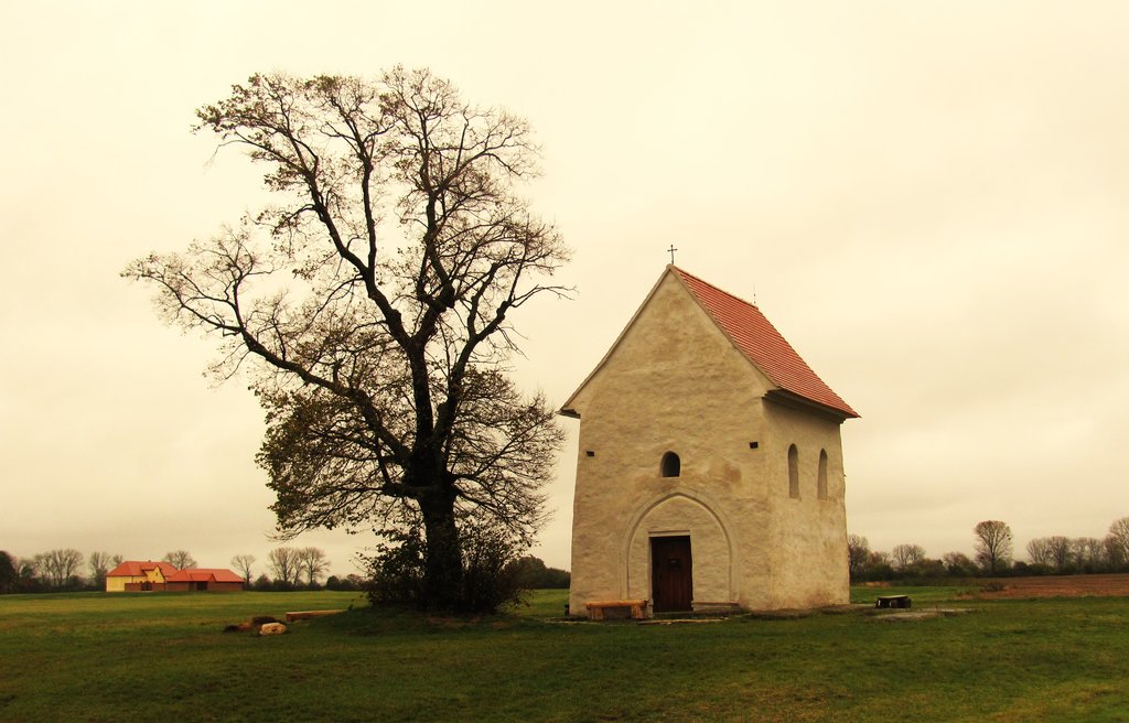 údane najstarší kostolík kedysi uprostred rybníkov