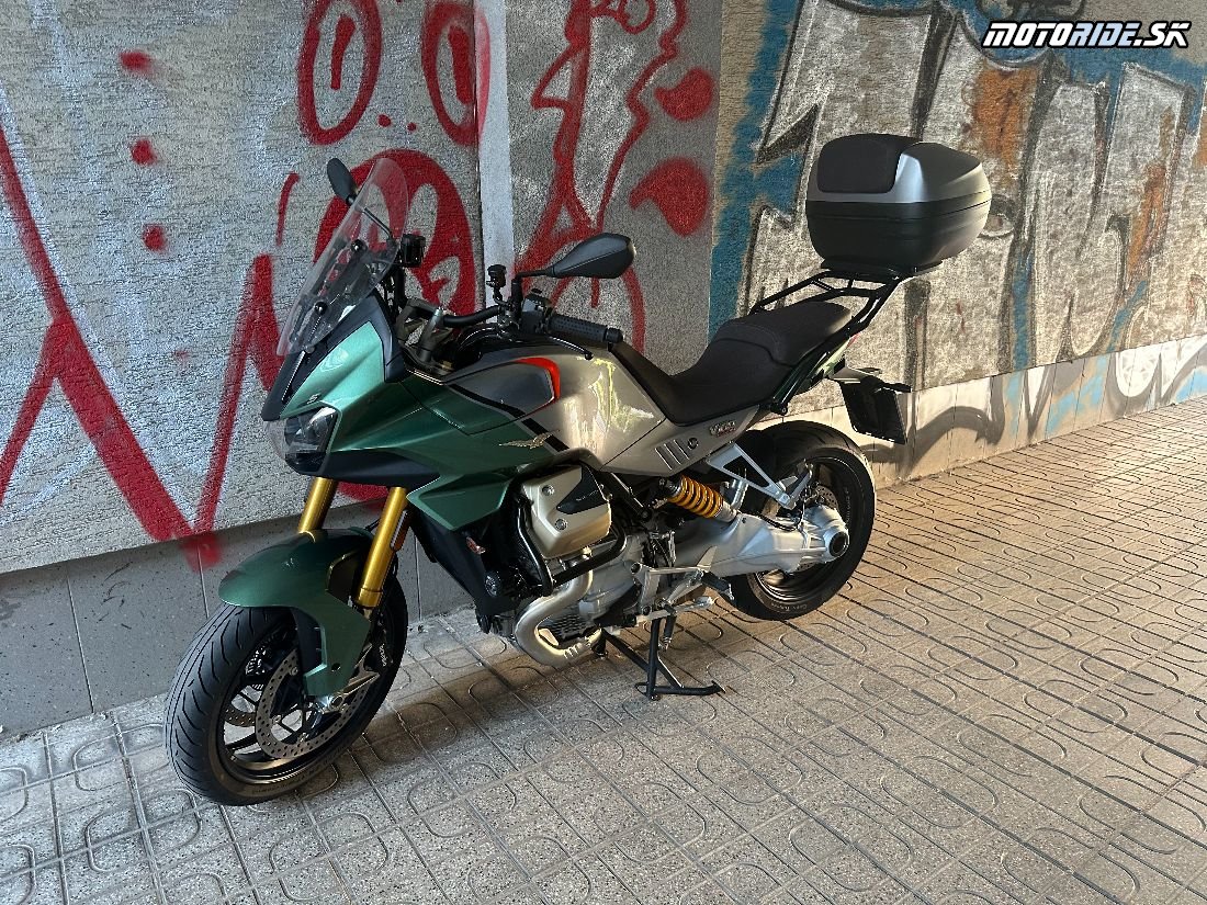 Moto Guzzi V100 Mandello S (2023)