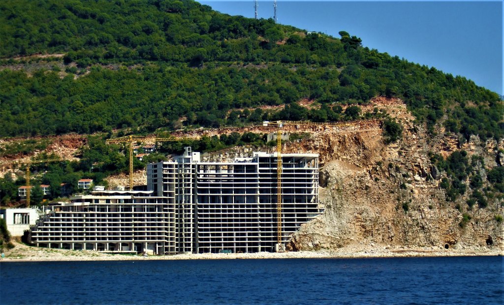 budovanie tohoto hotela zastavila balkánska vojna