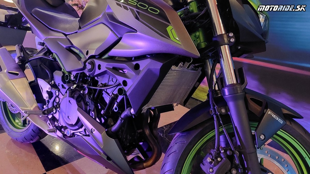 Ninja alebo Z500? Už zajtra sa ukáže - Testujeme Kawasaki Ninja a Z500 2024