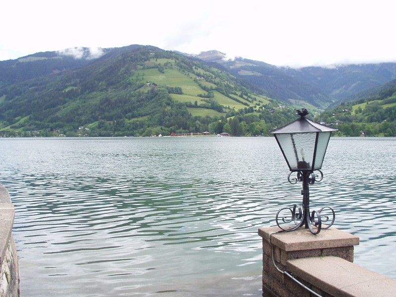 Zeller See - jazero, okolo ktorého vyrástlo mesto Zell am See a najväčšie rakúske centrum turistického ruchu