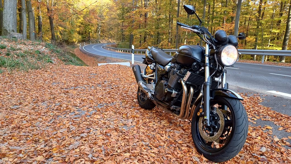 Yamaha XJR 1300 – jesenná jazda