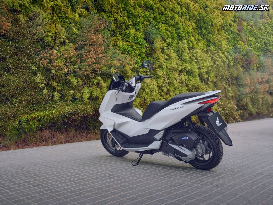 25YM Honda PCX125