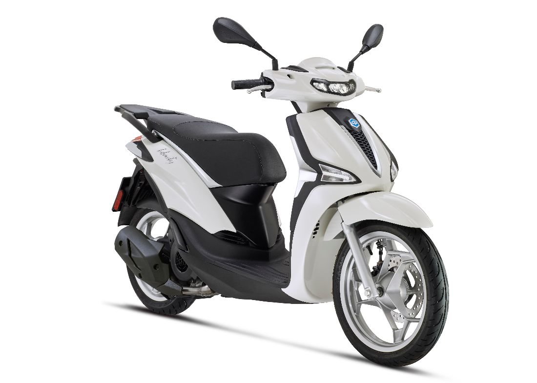 Piaggio Liberty 125 Bianco-Luna 3-4-ant-dx