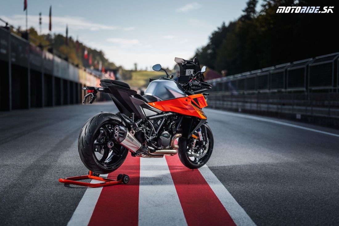 KTM 1390 SUPER DUKE GT (2025)