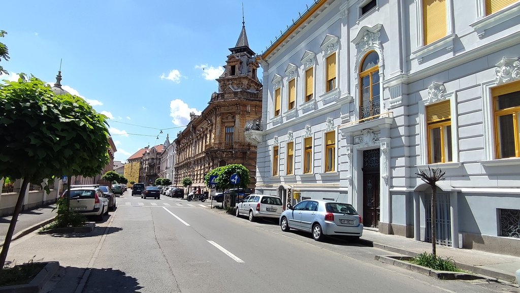 G.1. Obyčajné opravené ulice širšieho centra.