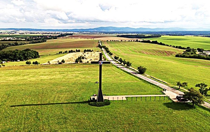 monumentálny Milléniový kríž pohľad k Senici internet