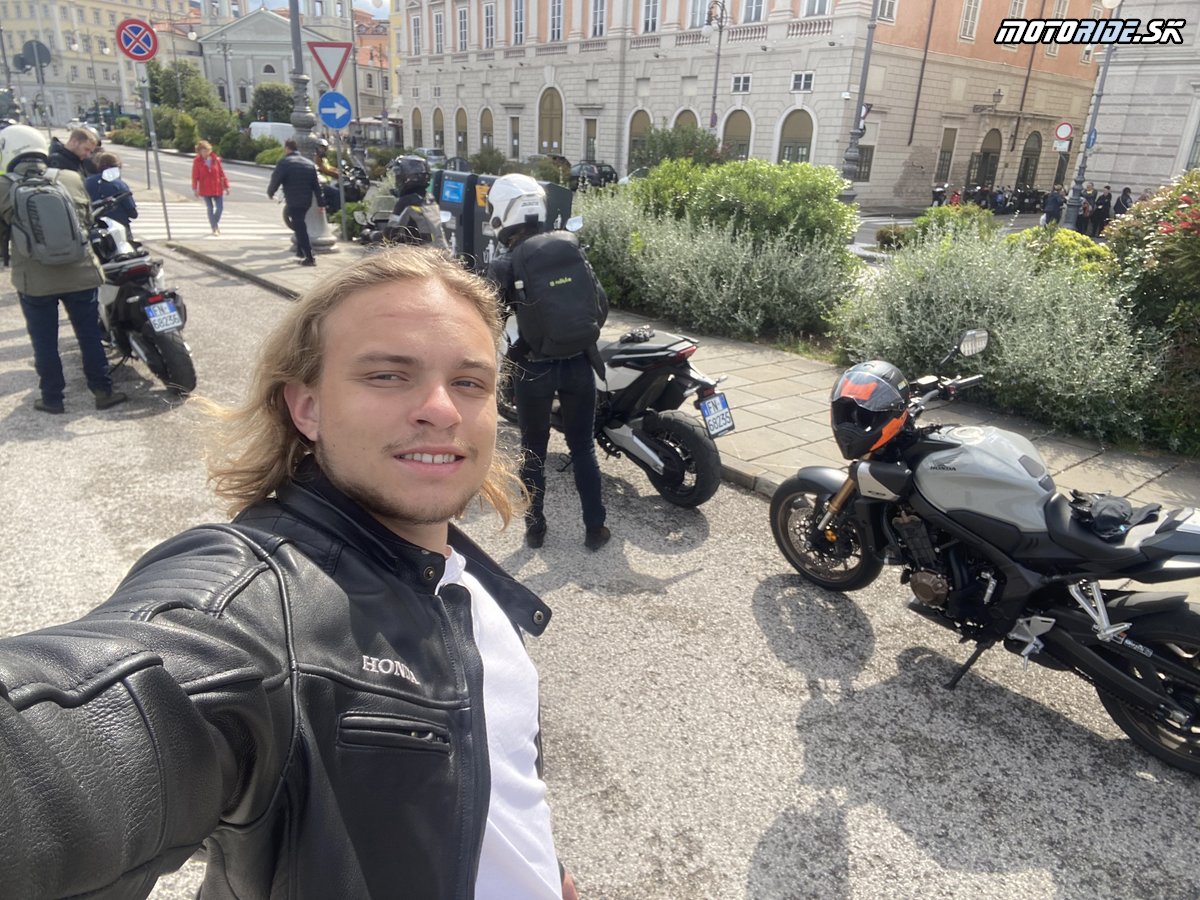 Honda CB650R e-clutch - Honda A2 adventure