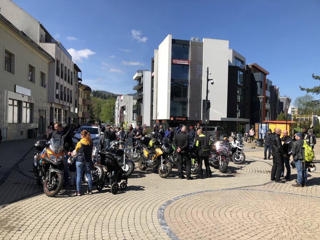 Na konci Mostovej ulice tiež vládla jedna stopa