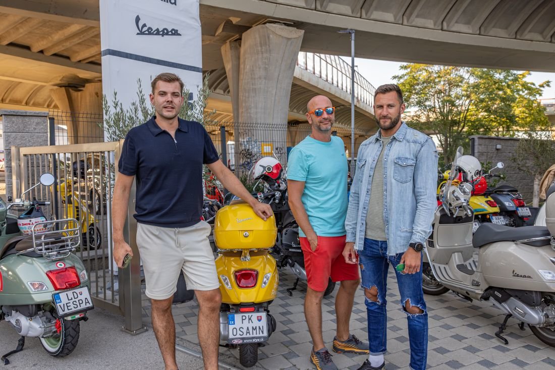 23.07.2025 18:00 - Viac ako 50 Vespistov prinieslo do ulíc Bratislavy ducha La Dolce Vita