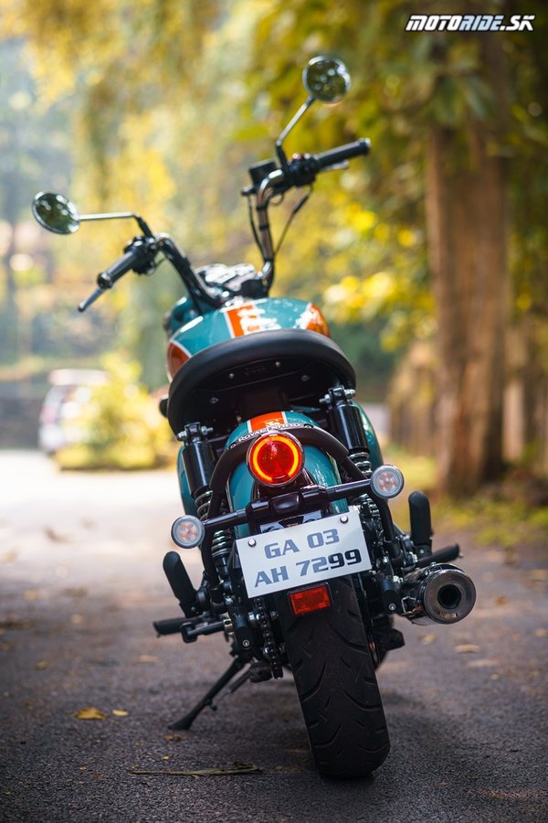 Royal Enfield predstavil Goan Classic 350 - pocta motokultúre sedemesiatých rokov v Goa