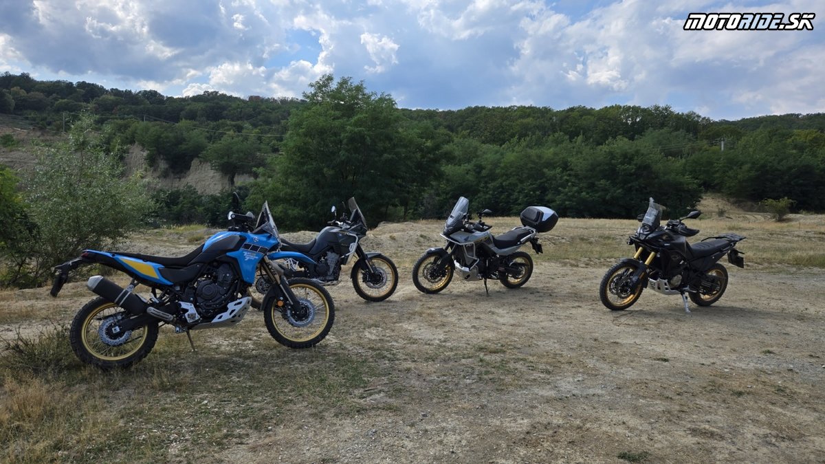 Jazero Laguna Albastră, lom pri Voivozi  - Bod záujmu