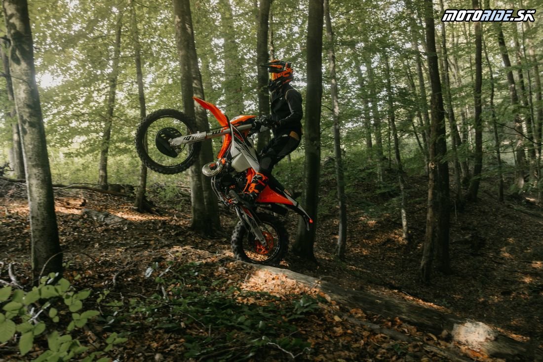 MY26 KTM 300 EXC HARDENDURO  Action  ACTION   STATIC KTM EXC 300 HARDENDURO