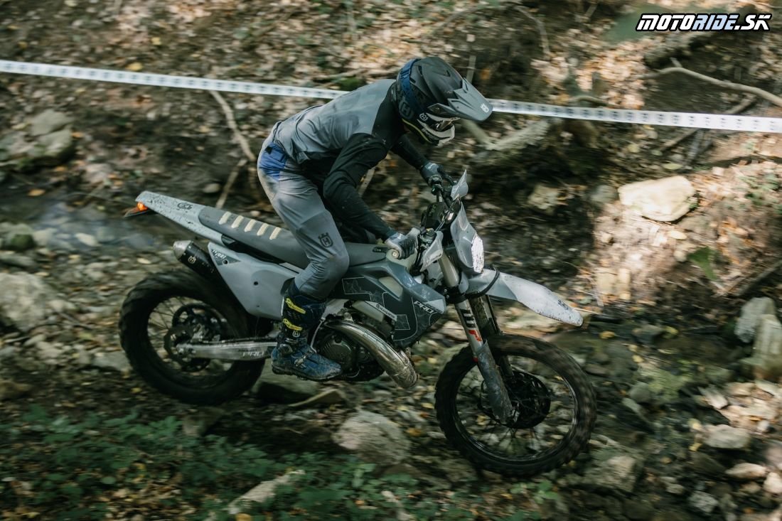 TE 300 Pro 2026 Action