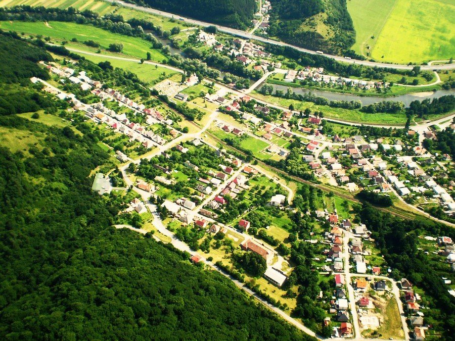 Trnavá Hora z neba pohľad na Hron internet