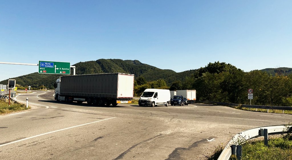 križovatka na R1 II internet